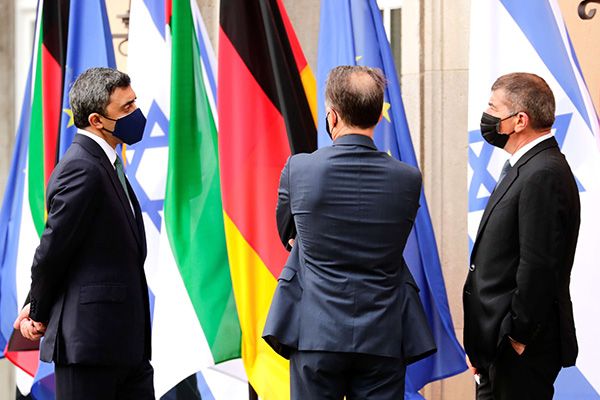 German Foreign Minister Heiko Maas (C) receives Israeli Foreign Minister Gabi Ashkenazy (R), and UAE Minister of Foreign Affairs Abdullah bin Zayed Al Nahyan in Berlin, October 6. (DPA)