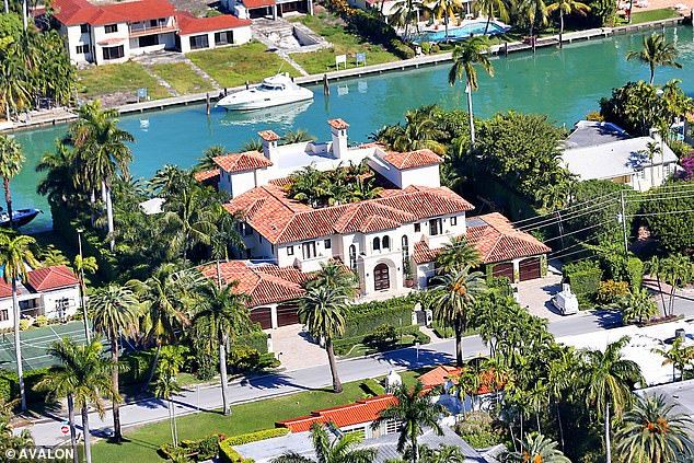 Orianne, 46, a bubbly presence on the Miami social scene, all diamonds, handbags and designer labels, lives in her £ 25 million waterfront mansion