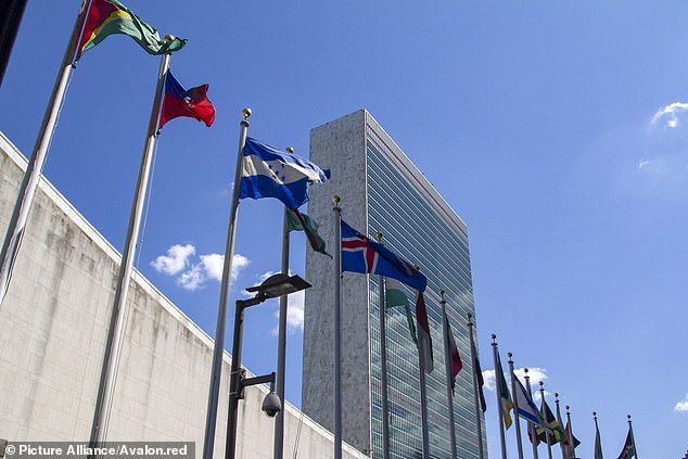 Gemäß Artikel 13 der Allgemeinen Erklärung der Menschenrechte der Vereinten Nationen hat
