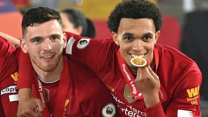 Trent Alexander-Arnold with his Premier League winners & # 39; medal