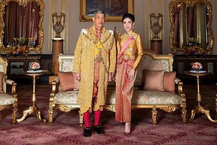 King Maha Vajiralongkorn alongside the royal consort Sineenat Bilaskalayani, also known as Sineenat Wongvajirapakdi