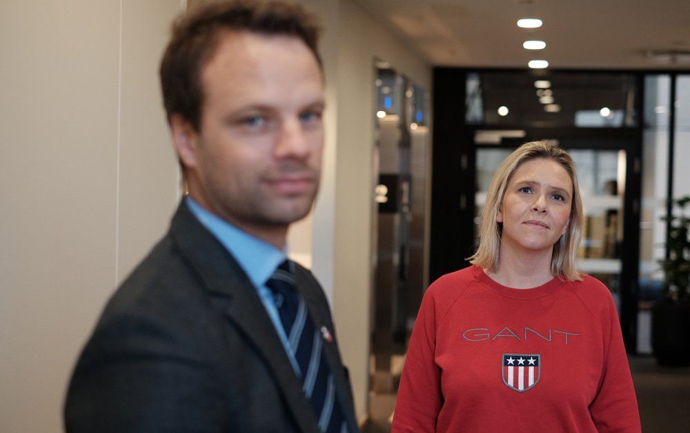 Click on the image to enlarge. The Progress Party's Sylvi Listhaug and Jon Helgheim in the Storting 16 October 2020. Interview with Nettavisen's Jørgen Berge.