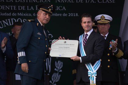 Salvador Cienfuegos and Enrique Peña Nieto: their alleged links with drug trafficking (Photo: Ilse Huesca / Cuartoscuro)