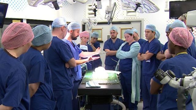 Medical team in operating room for Safa and Marwa operation in London