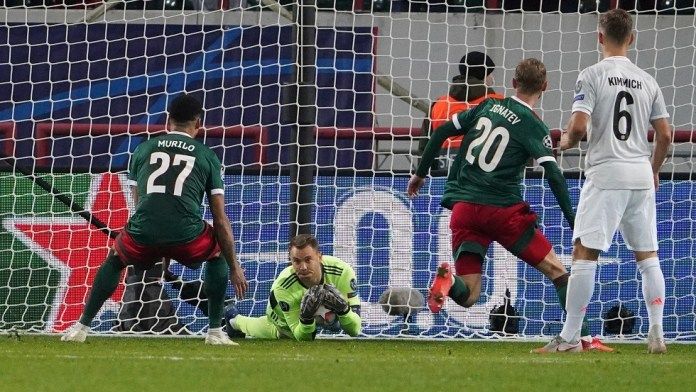 The Bavarian giant emerges by the glass neck in front of Lokomotiv Moscow (video)