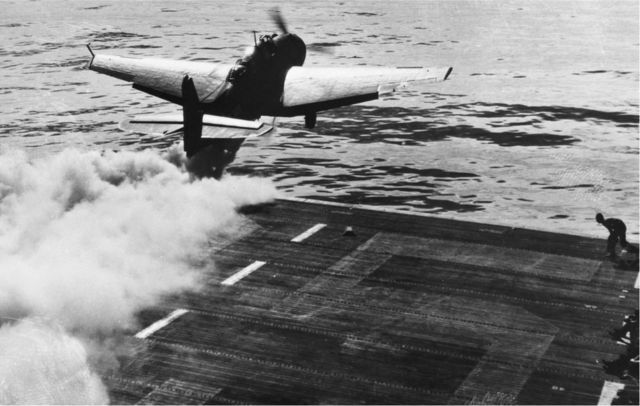 A Grumman TBF Avenger took off with the help of a propulsion missile in the Pacific Ocean in WWII