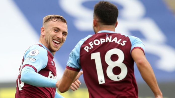 Pablo Fornals celebrates with Jarrod Bowen after scoring for West Ham against Leicester