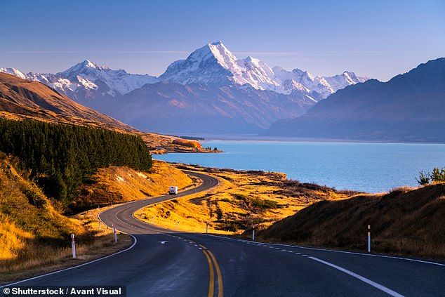 Tourism is New Zealand's largest export industry, employing 8.4 percent of the kiwifruit. Pictured: Mount Cook, New Zealand