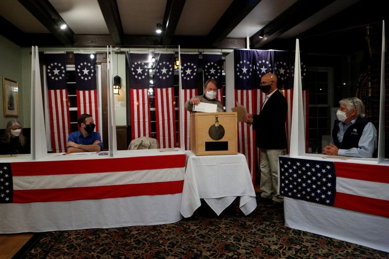 First voters (Photo: REUTERS / Ashley L. Conti) First voters (Photo: REUTERS / Ashley L. Conti)