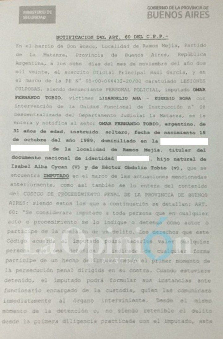 The judicial notification to Fernando Tobio (La Opinion Austral).