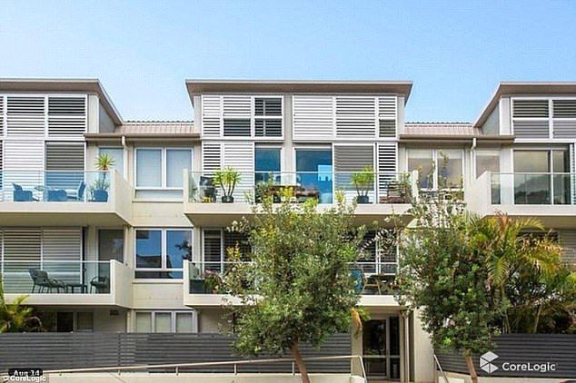 Bondi Apartment: Jennifer bought this swanky apartment off-plan in 2007 for $ 895,000. Seven years later, she and Jake sold it for $ 1.2 million