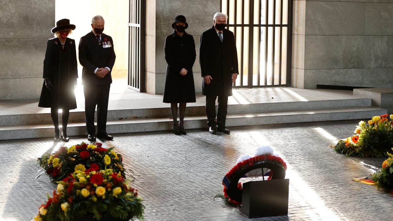 Prince Charles and Camilla with Federal President Frank-Walter Steinmeier and his wife Elke Büdenbender in the Neue Wache in the center of Berlin