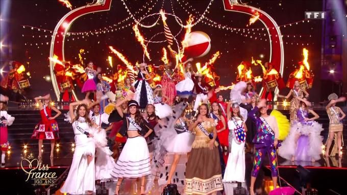 The table of regional costumes for Miss France 2021