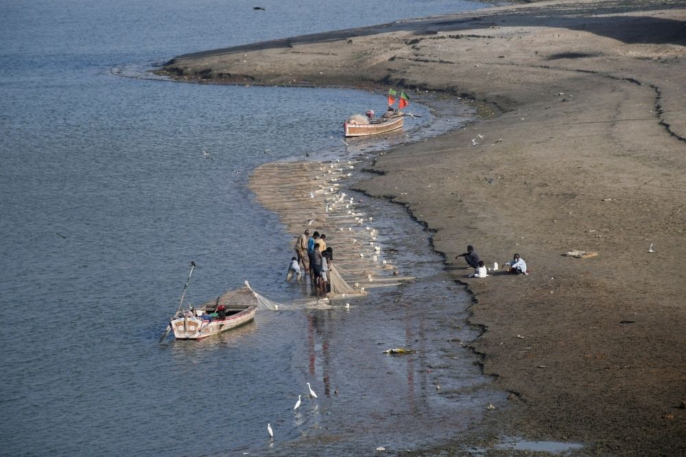 Modi: Pakistan must pay ‘heavy price’ after Kashmir attack as India restricts water flow Fishermen clear a fishing net in the water on the partially dried up riverbed of the Indus River in Hyderabad, Pakistan April 25, 2025. Pakistan will not get water from rivers over which India has rights, Indian Prime Minister Narendra Modi said today, a month after a deadly attack in Indian Kashmir led New Delhi to suspend a key river water-sharing treaty between the neighbours. — Reuters pic