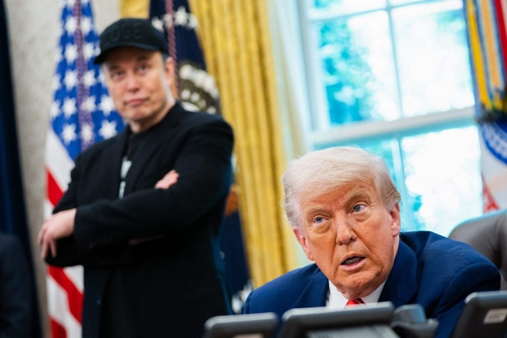 Black eye, drug allegations and a golden key: Musk departs Trump’s administration, vows to remain ‘friend and advisor’ despite exit US President Donald Trump speaks during a news conference with Elon Musk (L) in the Oval Office of the White House in Washington, DC May 30, 2025. — AFP pic