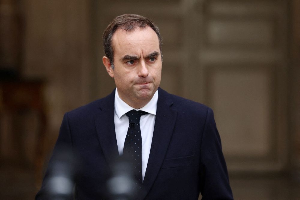 French outgoing Prime Minister Sebastien Lecornu arrives to deliver a statement at the Hotel Matignon in Paris on October 6, 2025, after President Emmanuel Macron accepted his government’s resignation. — AFP pic French outgoing Prime Minister Sebastien Lecornu arrives to deliver a statement at the Hotel Matignon in Paris on October 6, 2025, after President Emmanuel Macron accepted his government’s resignation. — AFP pic