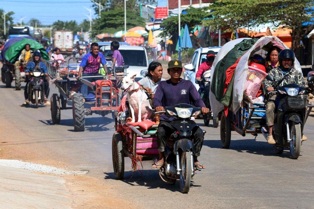 Residents evacuate following airstrikes in Siem Reap province amid Cambodia–Thailand border clashes, December 15, 2025. — Handout photo by Agence Kampuchea Press via AFP Residents evacuate following airstrikes in Siem Reap province amid Cambodia–Thailand border clashes, December 15, 2025. — Handout photo by Agence Kampuchea Press via AFP