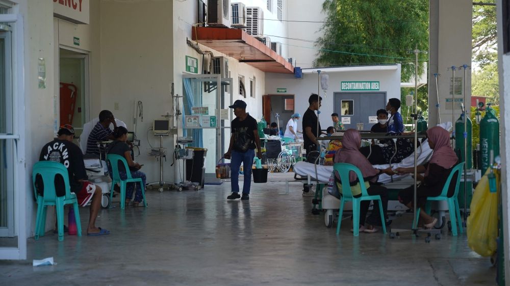 Aftershocks hamper rescue as hospitals move outdoors and communities reel in Philippine quake toll hits 41 Patients are temporarily stationed outside the Sarangani Provincial Hospital in Alabel on June 9, 2026, after an influx of patients arrived following the 7.8 magnitude earthquake that hit the southern Philippines region. — AFP pic