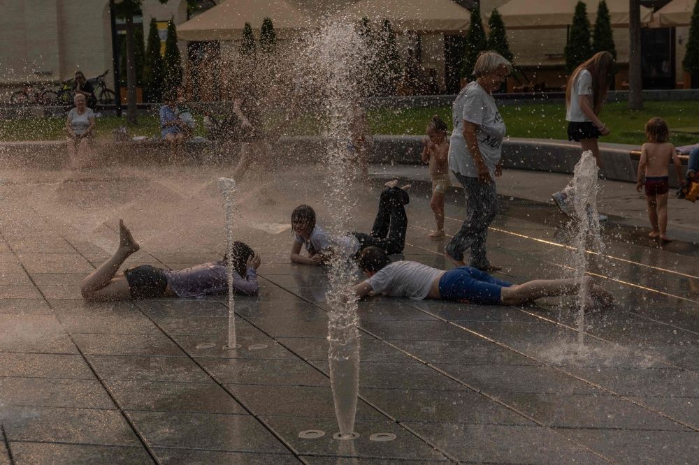 UN agency warns El Niño set to intensify, global temperatures rise, extreme weather incoming El Nino will quickly develop into a strong event between July and September, fuelling the likelihood of extreme weather, the United Nations’ weather and climate agency warned Friday. — AFP pic