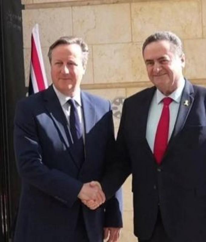David Cameron urges Netanyahu to limit Iran response