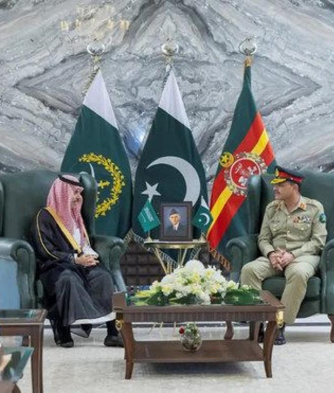 Saudi foreign minister and Pakistan army chief discuss security and strategic cooperation