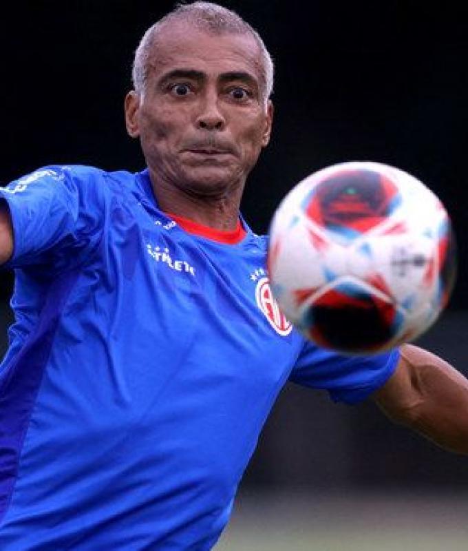 Brazil’s Romario returns to training at age 58, scores twice and keeps sharp tongue