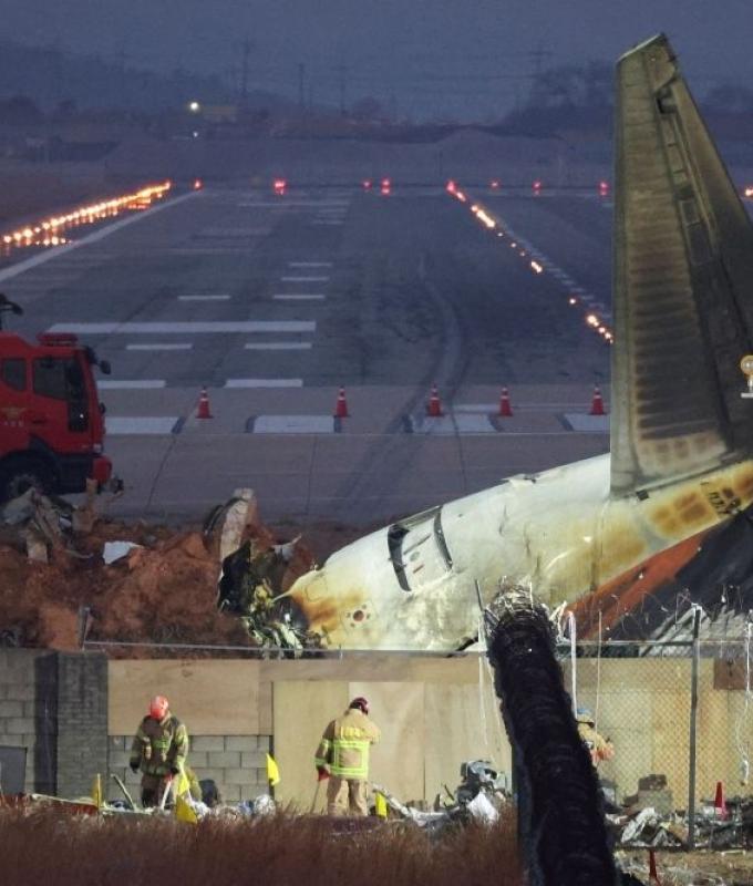 Questions over airport embankment, bird strikes as South Korea air crash probed