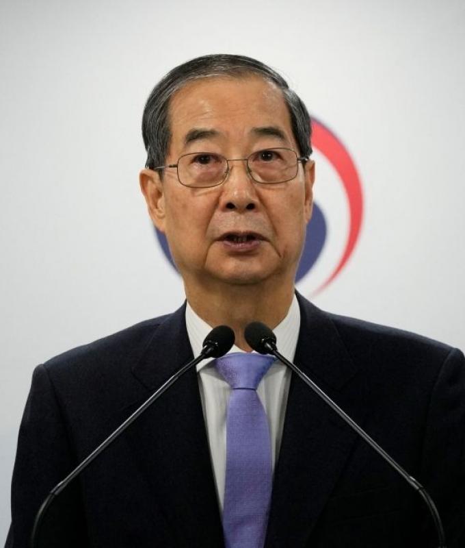 South Korea’s ruling party makes last-minute candidate switch, drops Kim Moon-soo for ex-PM Han Duck-soo