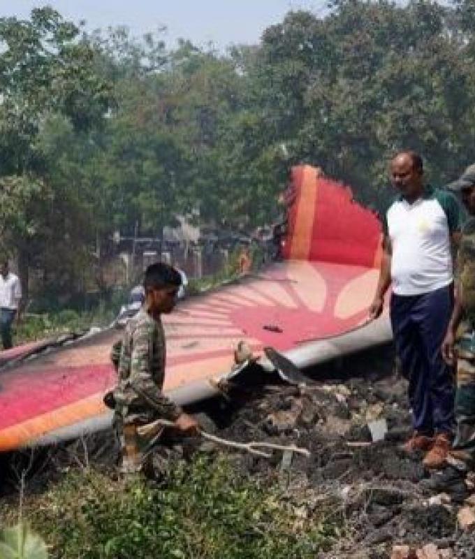 India recovers data from crashed Air India flight recorders