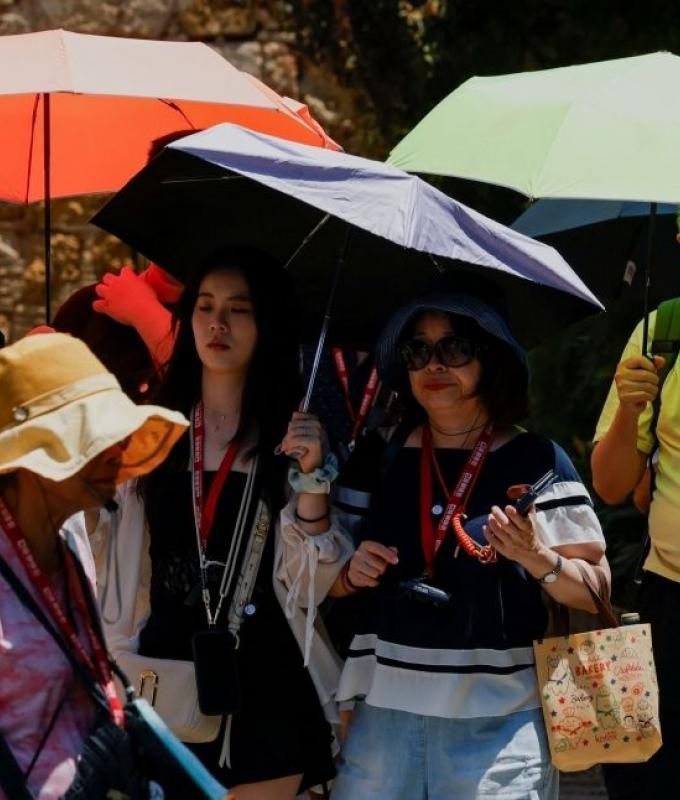 Southern Europe bakes under blistering heatwave