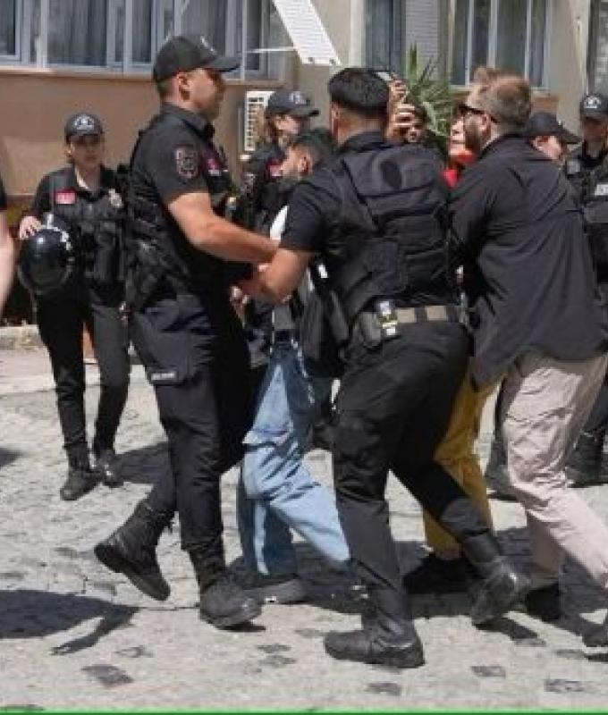 Turkish police detain dozens at banned Istanbul Pride march
