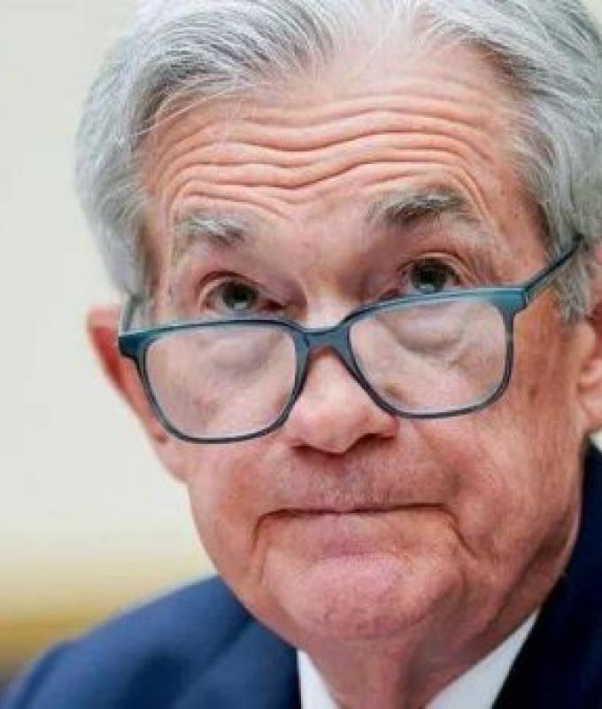 Trump calls on US central bank head to quit immediately
