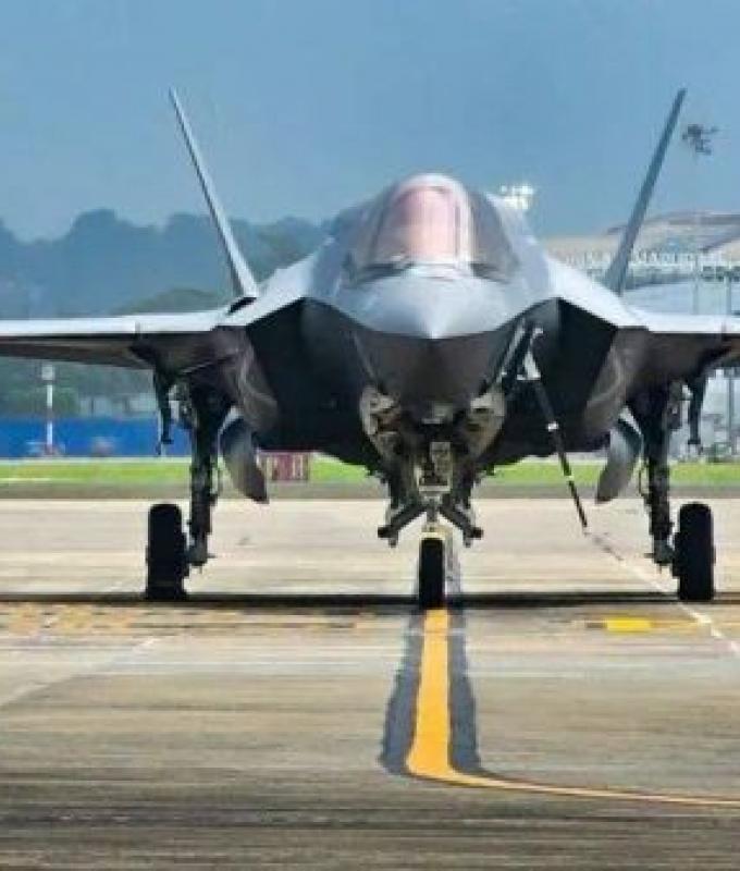 Stranded UK F-35 jet becomes unexpected star in Indian tourism campaign