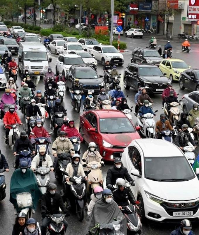 Hanoi to ban all fossil-fuel motorbikes in city centre by 2026 as Vietnam fights deadly pollution