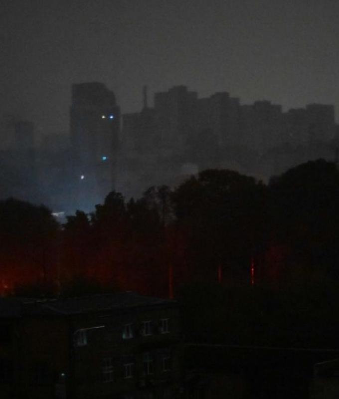 Massive Russian strikes plunge Kyiv into darkness, cut off water and power