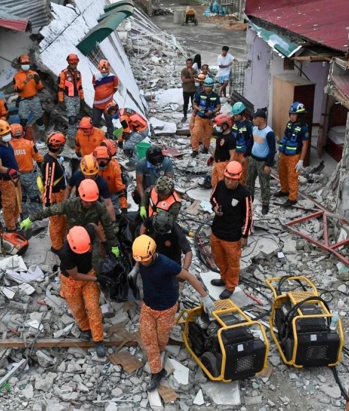 Powerful 7.4-magnitude quake strikes southern Philippines, tsunami warning issued