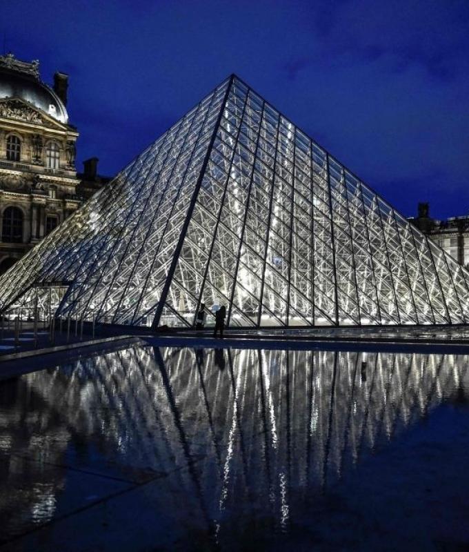 Robbery at world-famous Louvre in Paris prompts museum’s closure ‘for exceptional reasons’