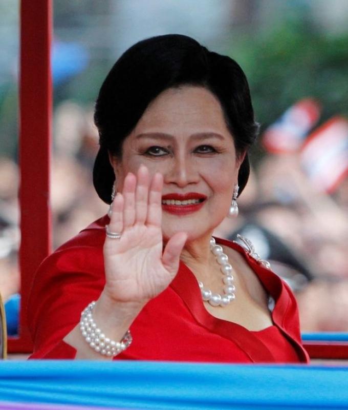 Thailand’s Queen Mother Sirikit, influential royal and style icon, dies at 93