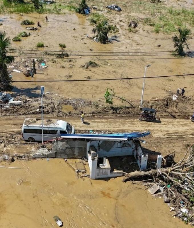 Typhoon Kalmaegi kills 140 in central Philippines as storm heads for Vietnam