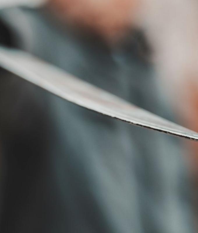 Tokyo police on hunt for man in black headgear after woman knifed in Akasaka