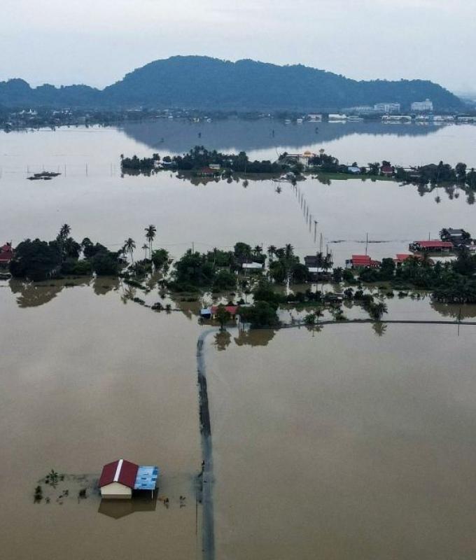 South-east Asia’s floods turn deadly: Deaths top 160 as rescuers race to reach cut-off communities