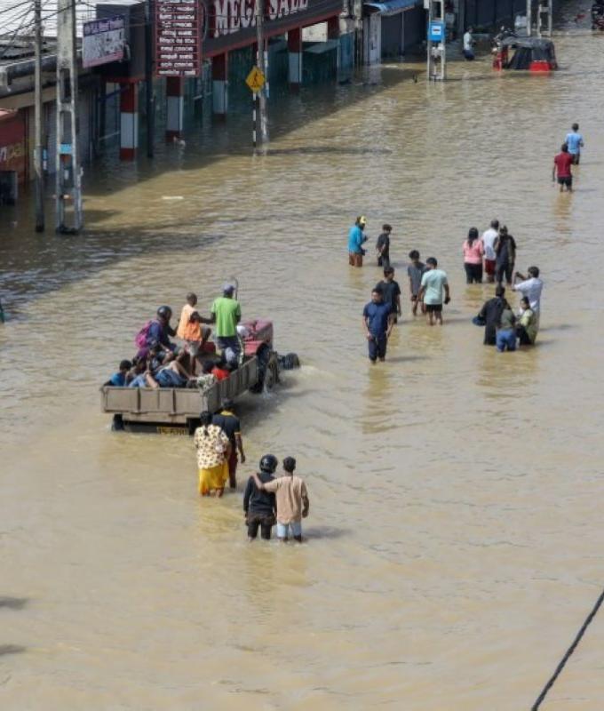 Sri Lanka reels from deadly floods as death toll climbs to 193