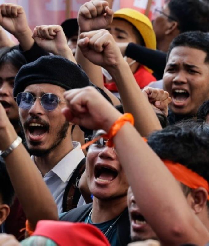 Thousands protest in Philippines over corruption scandal engulfing top officials