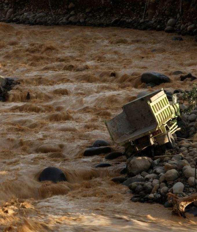 Indonesia, Thailand race to find hundreds missing as flood toll passes 600
