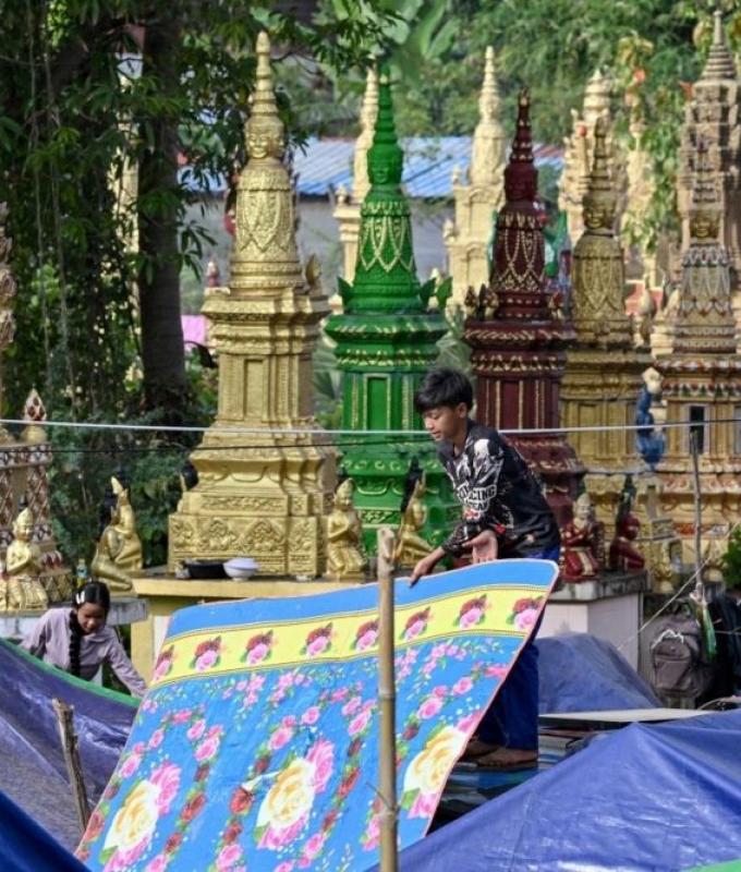 Fighting rages along Cambodia-Thailand border ahead of expected Trump call