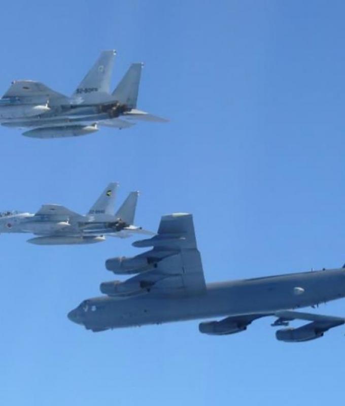 Tokyo, Washington stage joint flights in show of force after China-Russia patrols