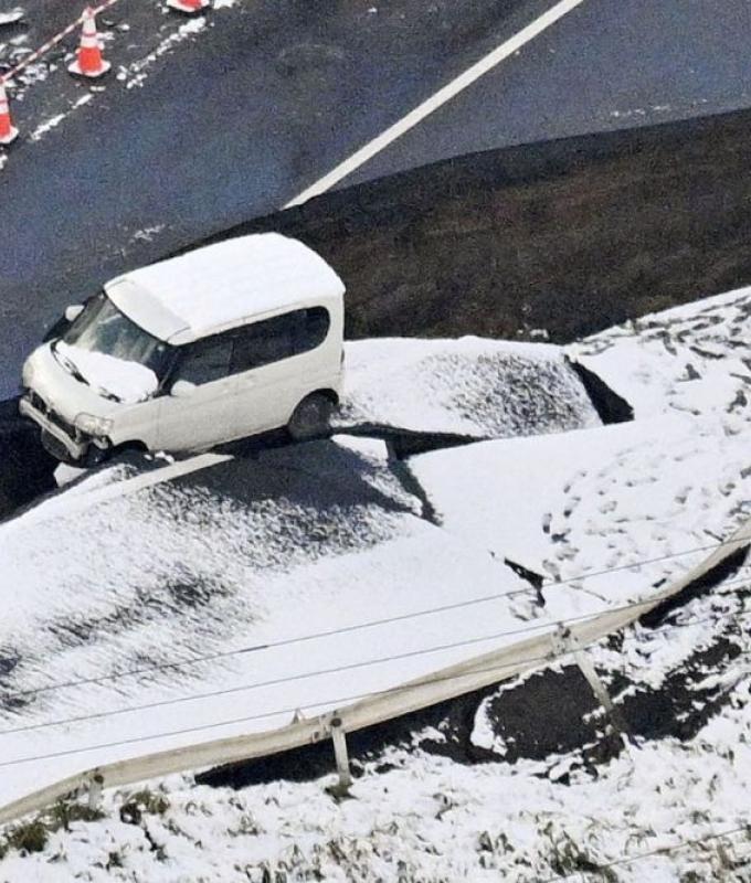 Japan hit by second quake in days, tsunami advisory lifted after minor waves