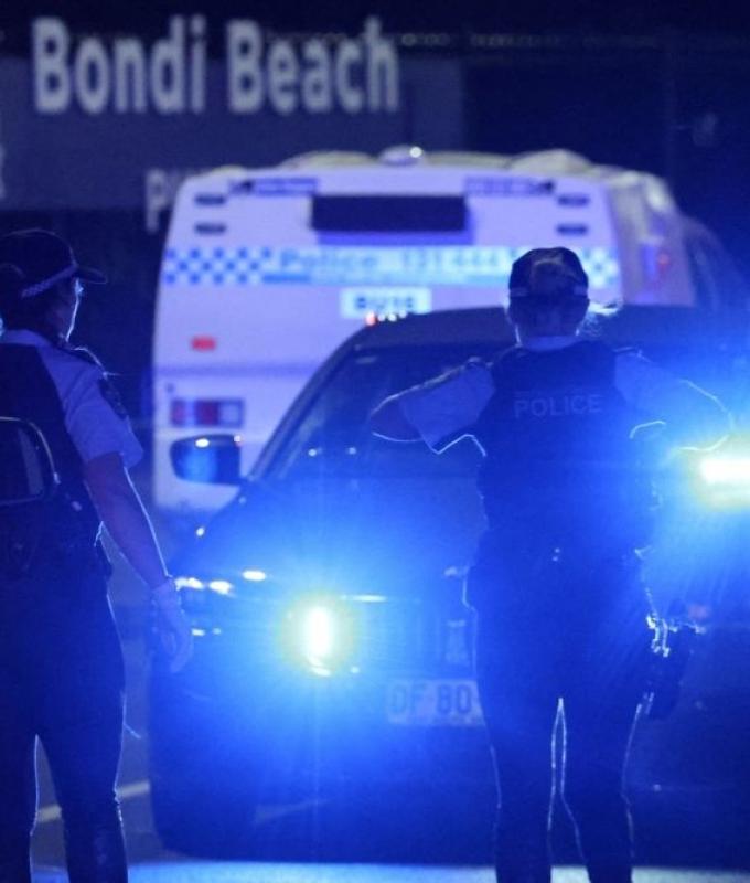 Police find improvised explosive device in car linked to Bondi beach shooter