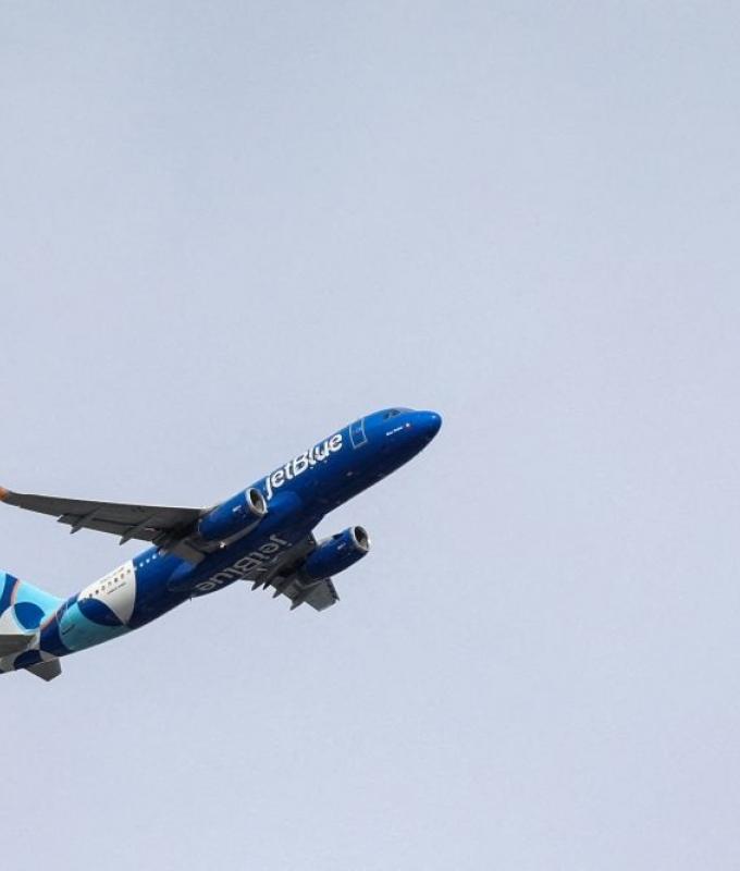 ‘They don’t have their transponder turned on’: JetBlue pilot says flight nearly collided US military plane off Venezuela