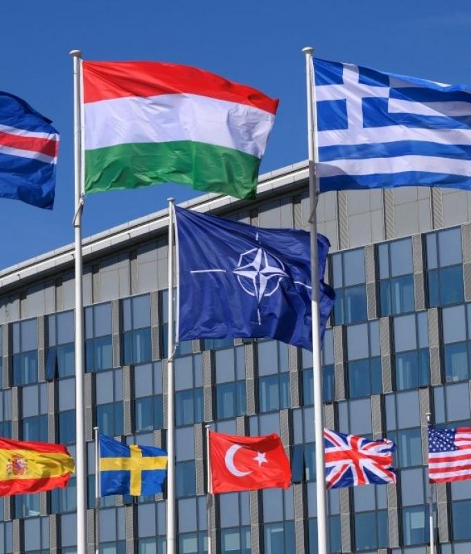 Trump says Ukraine peace deal closer as US offers ‘Nato-like’ security guarantees